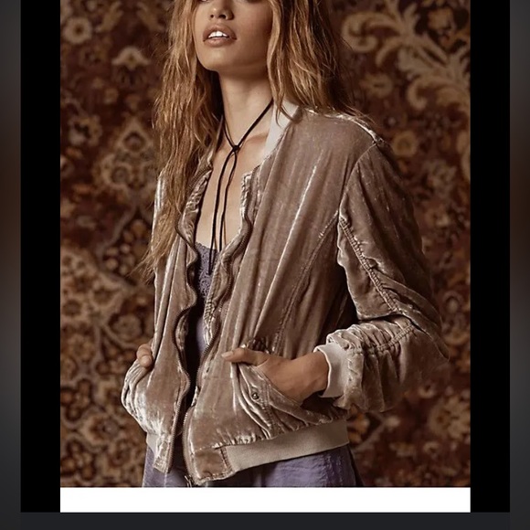 Free people tan velvet bomber jacket zip ruched xs fall boho casual fall $129